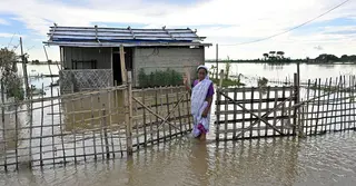 বিপর্যয় শেষই হচ্ছে না ভারতের বিভিন্ন রাজ্যে, ১৩ জেলায় জারি রেড অ্যালার্ট